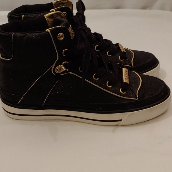 G By Guess Sneakers - Picture 4 of 7